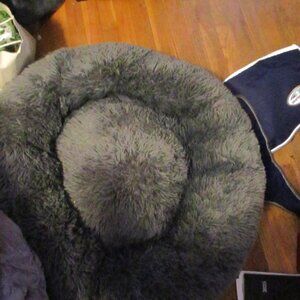 new mr. fluffy friend dog bed and weatherbeeta dog jacket 55cm/22" and collar